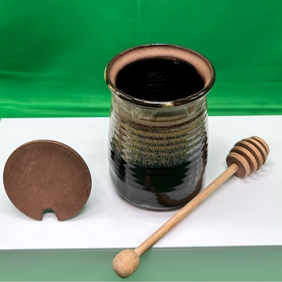 Handcrafted Stoneware Pottery Honey Pot Jar With Lid And Wood Dipper - Picture 5 of 10